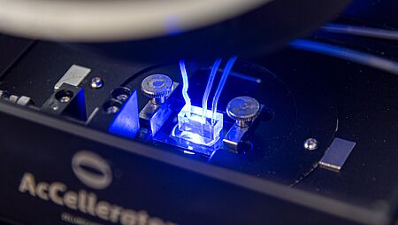 Biochip for real-time deformability cytometry. Foto: MPL