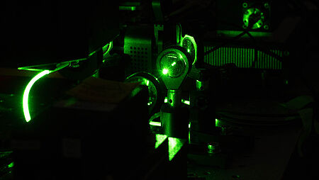 Set-up of the new optical system. Photo: Robert Kircher-Reineke/IRI Life Sciences